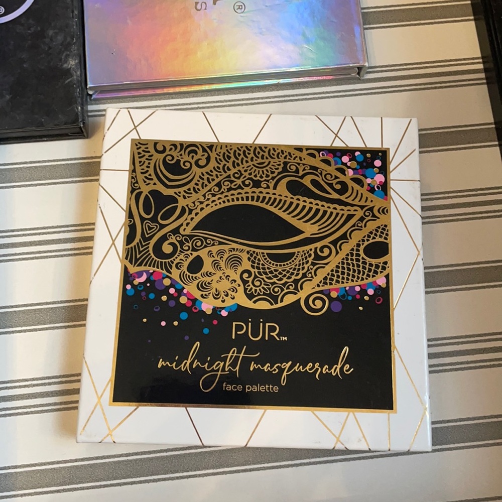 Face‎ pallete by pur